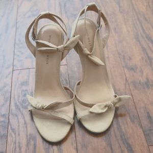 7.5 tan heels